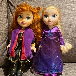Ana and Elsa talking dolls